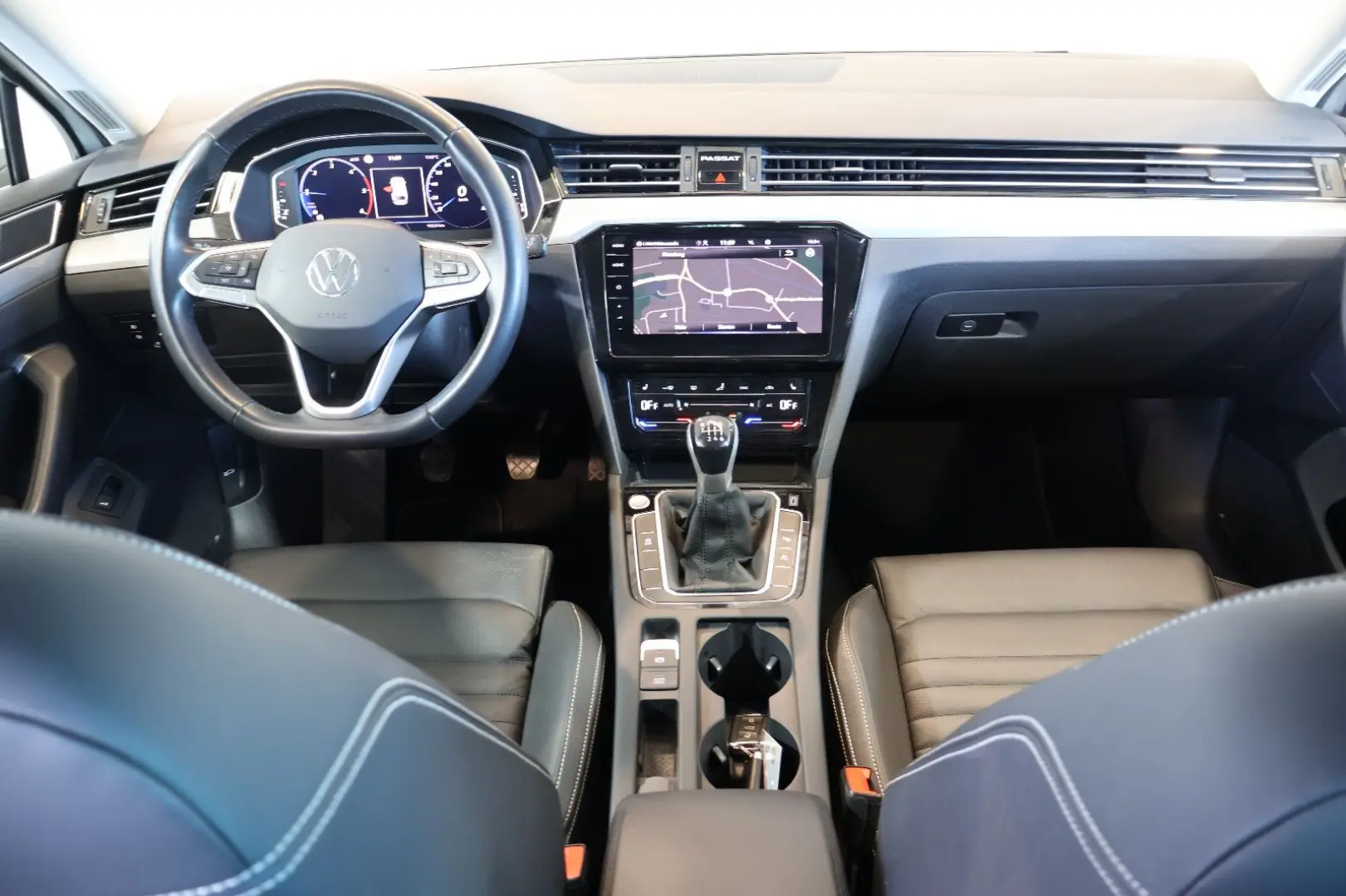 Passat 2.0 TDI Bus.AID+MATRIX+360°+KEY+LEDER+AHK