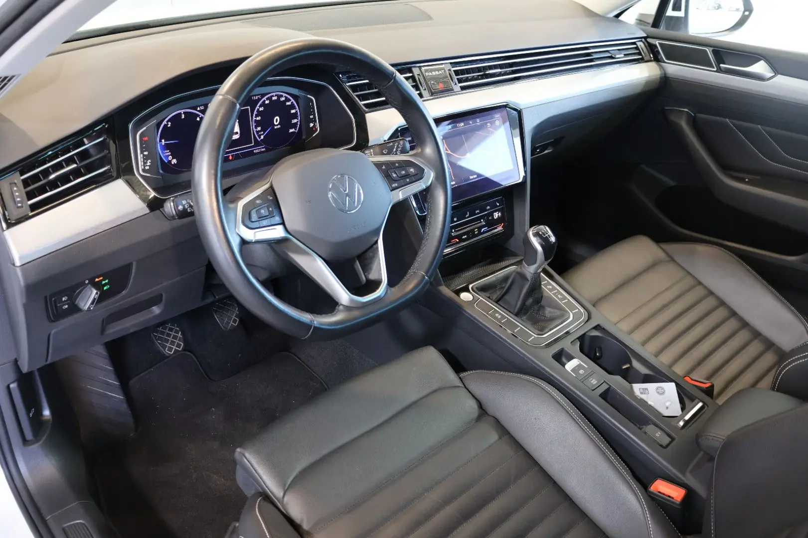 Passat 2.0 TDI Bus.AID+MATRIX+360°+KEY+LEDER+AHK