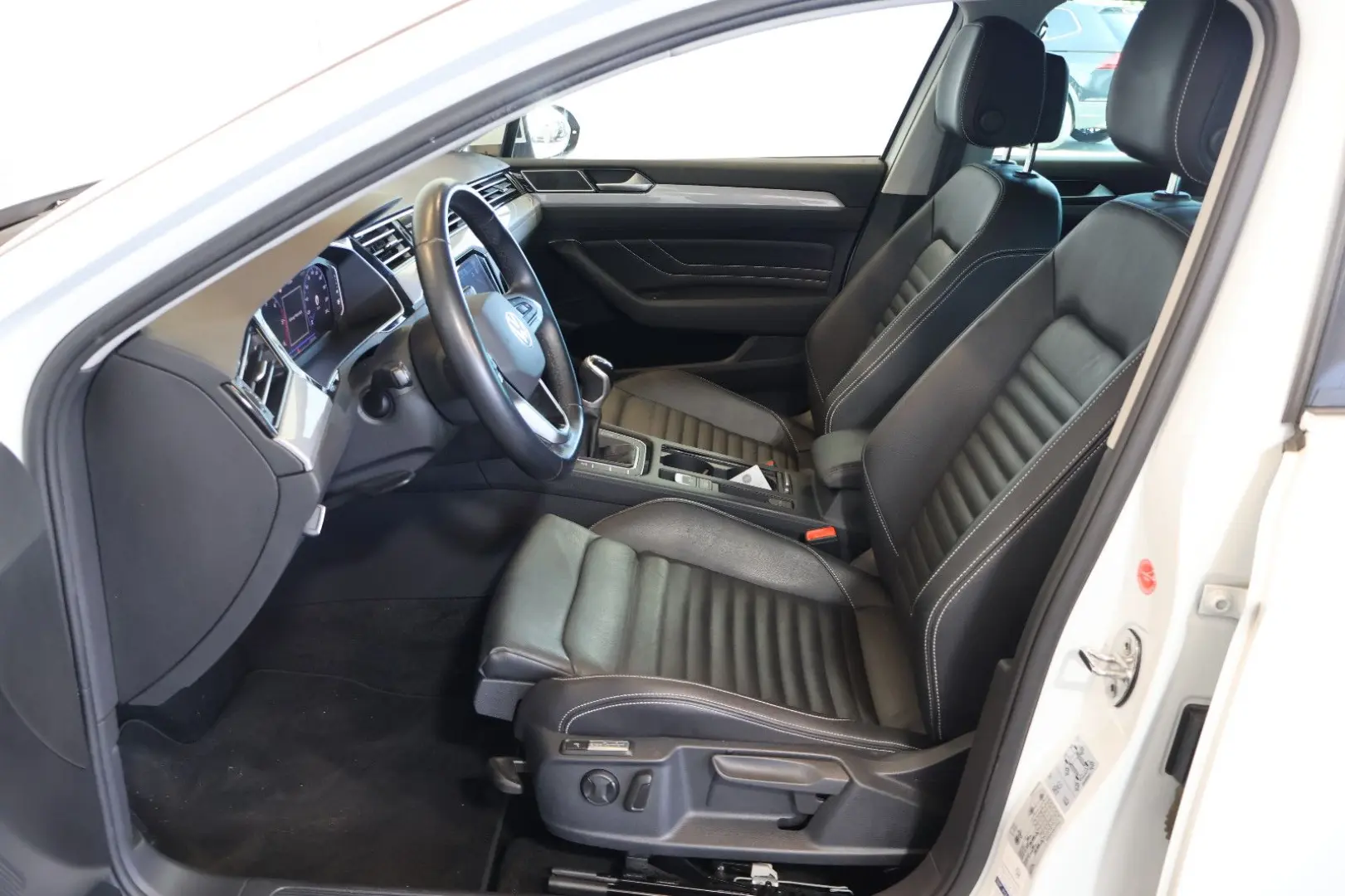 Passat 2.0 TDI Bus.AID+MATRIX+360°+KEY+LEDER+AHK
