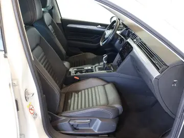 Passat 2.0 TDI Bus.AID+MATRIX+360°+KEY+LEDER+AHK