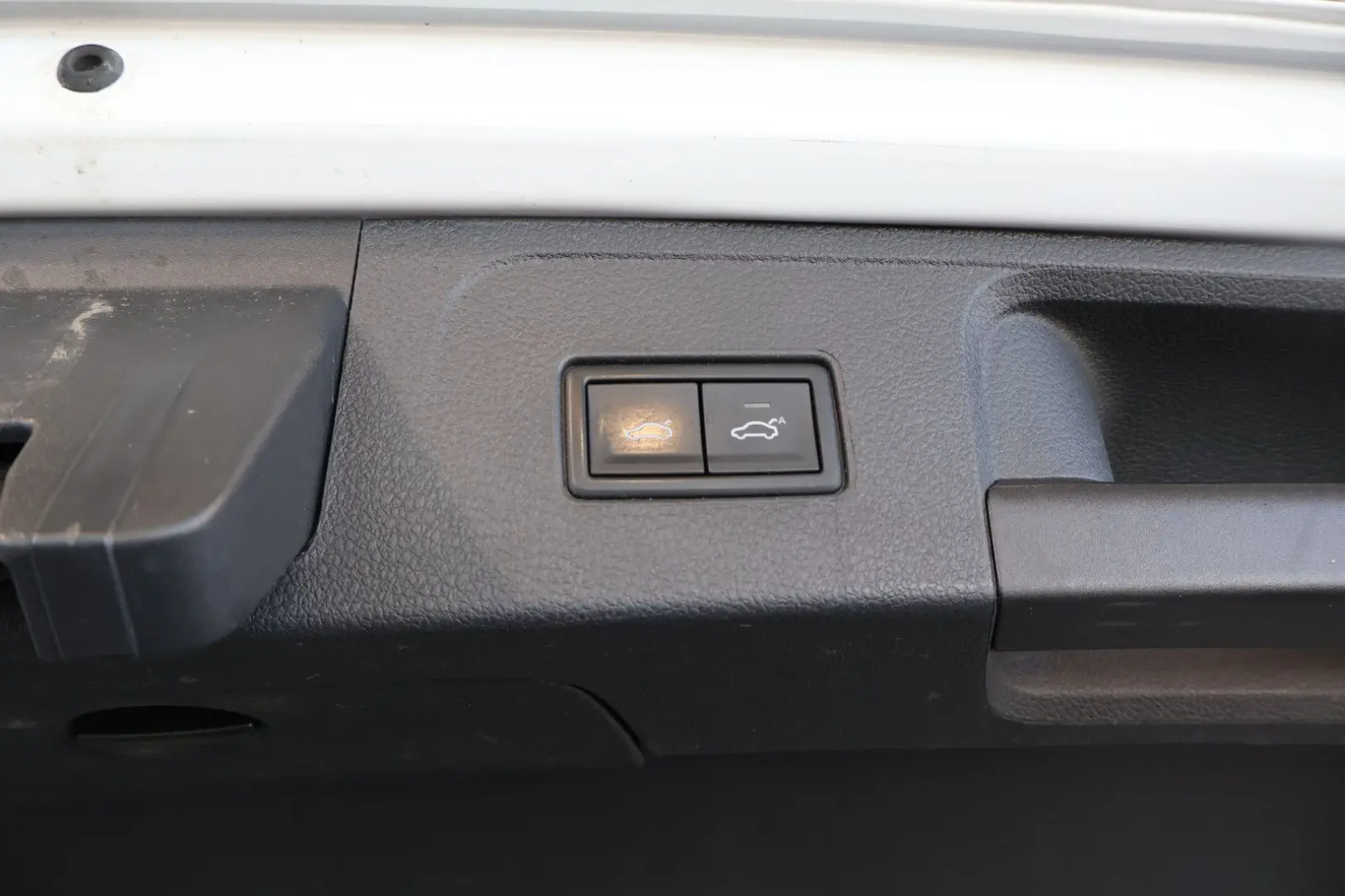 Passat 2.0 TDI Bus.AID+MATRIX+360°+KEY+LEDER+AHK