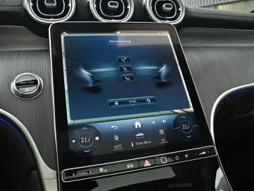 GLC 300 d 4M AMG Sport Premium AHK LED Pano Navi