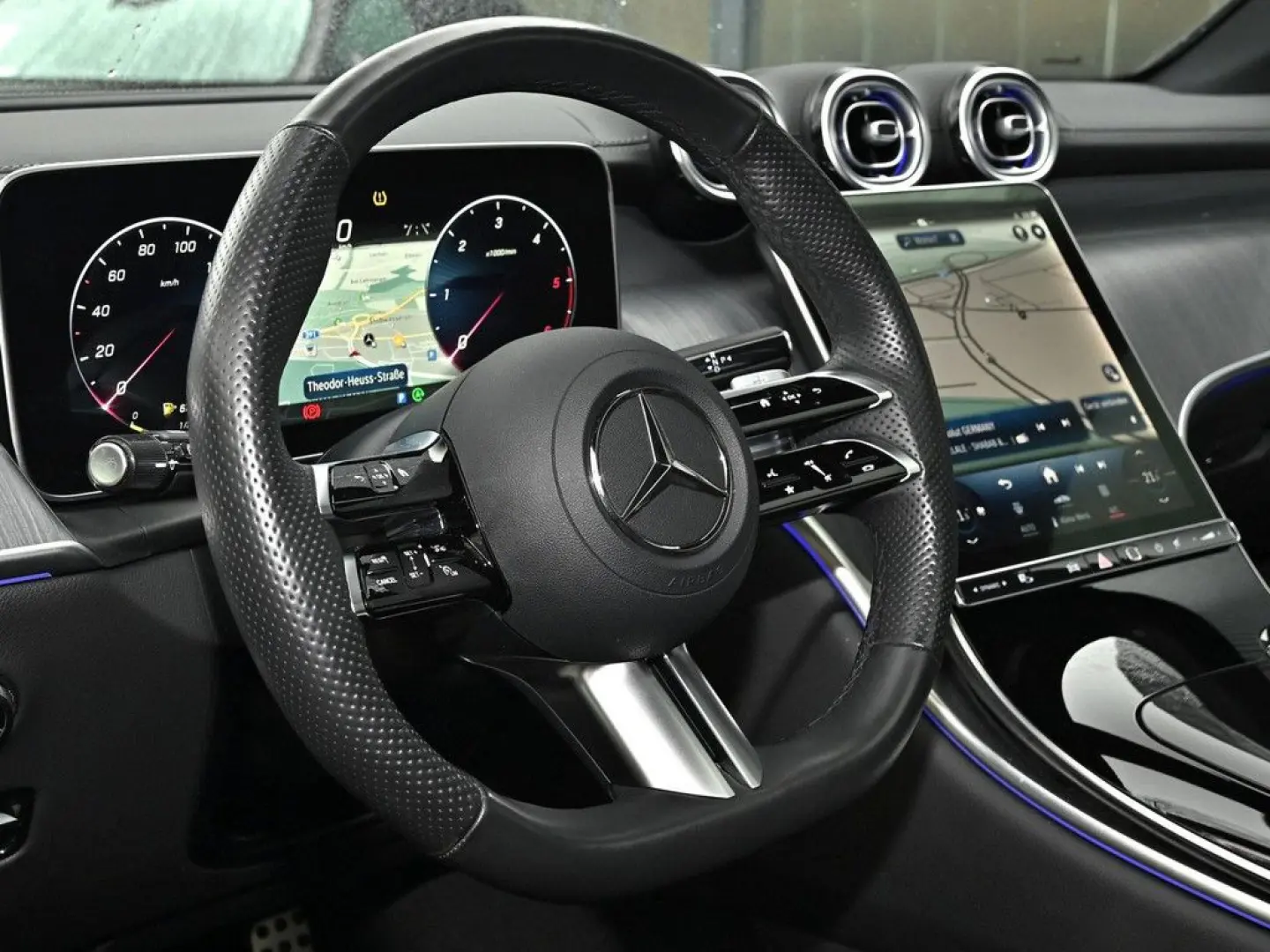 GLC 300 d 4M AMG Sport Premium AHK LED Pano Navi