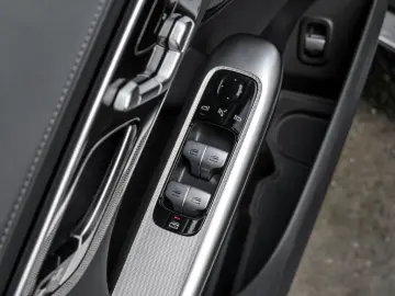GLC 300 d 4M AMG/Digit/Pano/AHK/360/Stdhz/Night