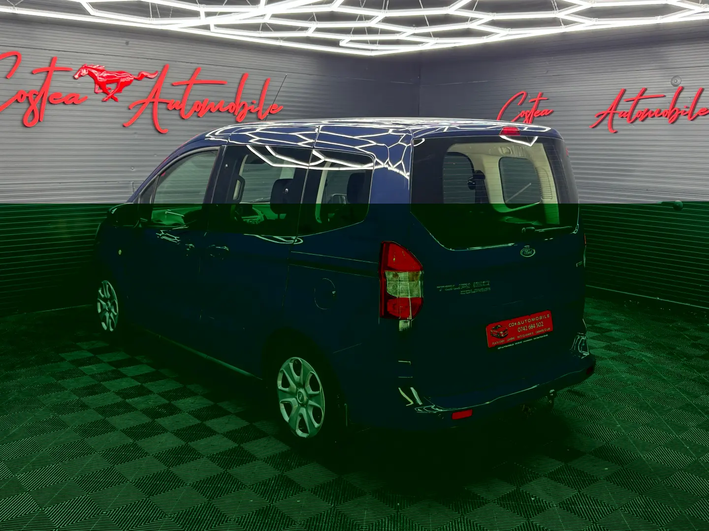 Ford Tourneo Courier 1.0 benzină, 5 locuri, An 2017