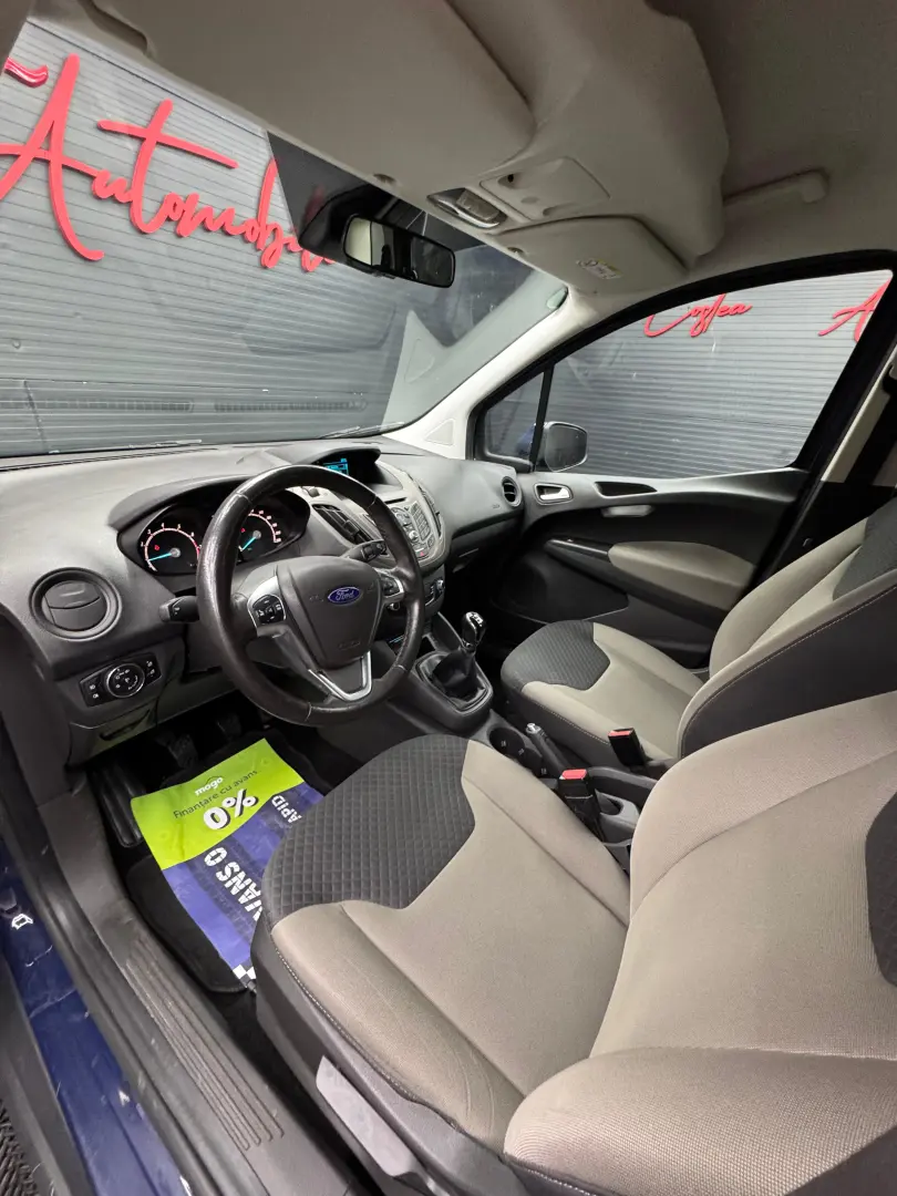 Ford Tourneo Courier 1.0 benzină, 5 locuri, An 2017