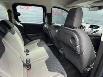 Ford Tourneo Courier 1.0 benzină, 5 locuri, An 2017