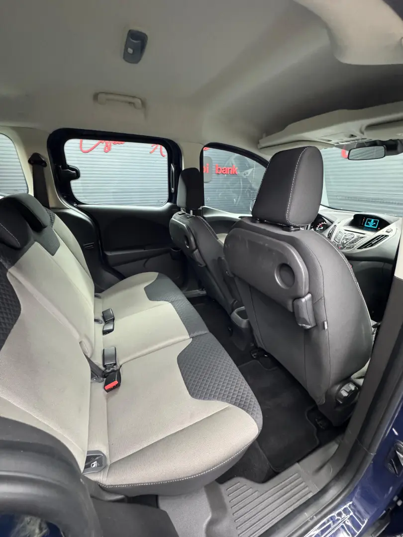 Ford Tourneo Courier 1.0 benzină, 5 locuri, An 2017