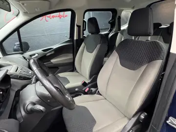 Ford Tourneo Courier 1.0 benzină, 5 locuri, An 2017
