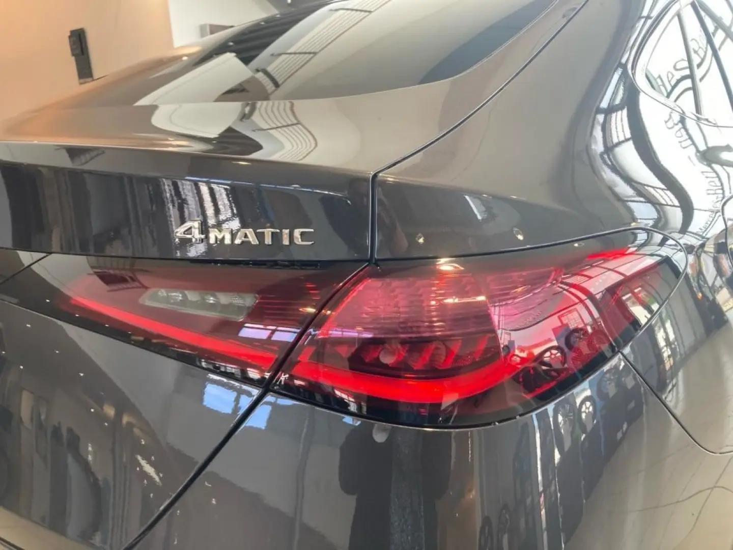 GLC 220 d 4M EDITION AMG-Line+Night+AHK+DISTRON