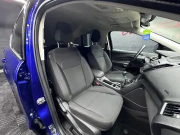 FORD KUGA TREND 1.5 benzina, Incalzire volan, An 2018