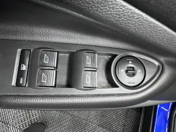 FORD KUGA TREND 1.5 benzina, Incalzire volan, An 2018