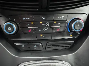 FORD KUGA TREND 1.5 benzina, Incalzire volan, An 2018