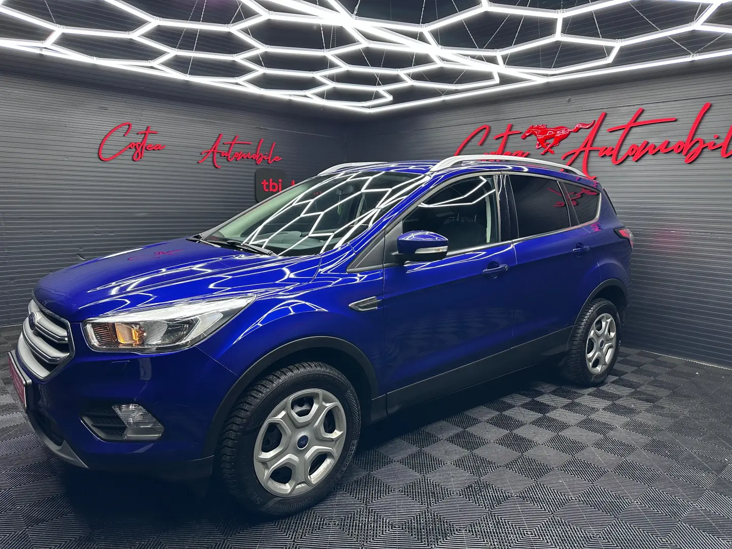 FORD KUGA TREND 1.5 benzina, Incalzire volan, An 2018
