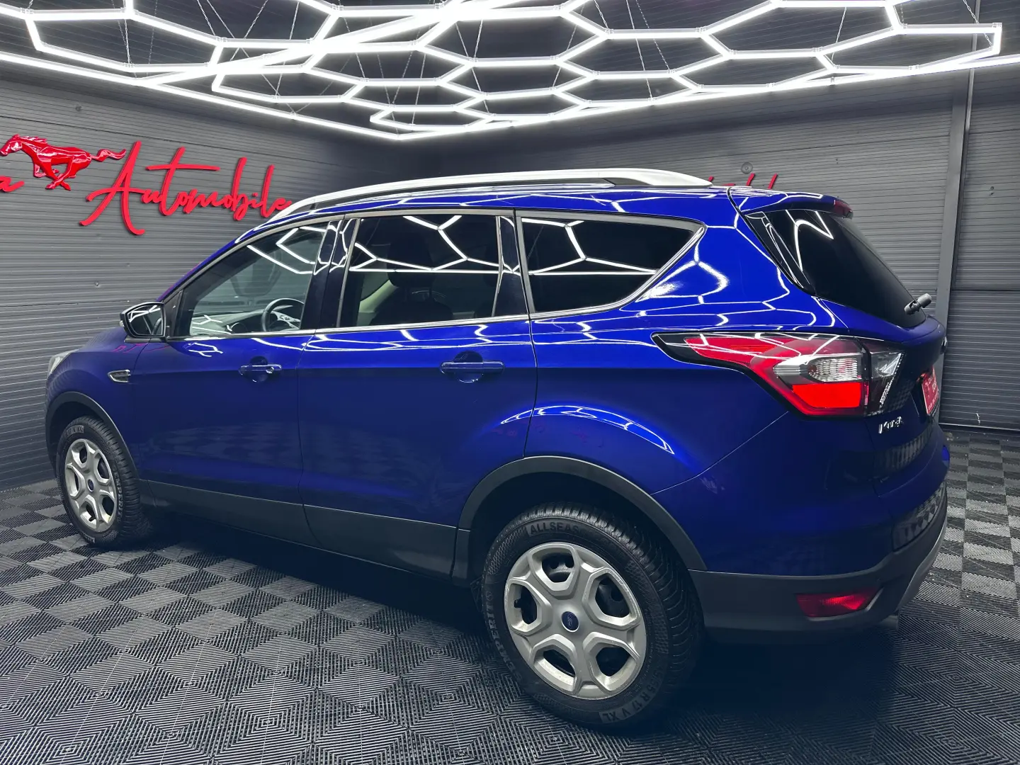 FORD KUGA TREND 1.5 benzina, Incalzire volan, An 2018