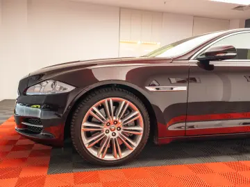 Jaguar XJ Long 5.0 - 510cp