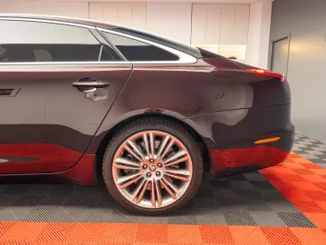 Jaguar XJ Long 5.0 - 510cp