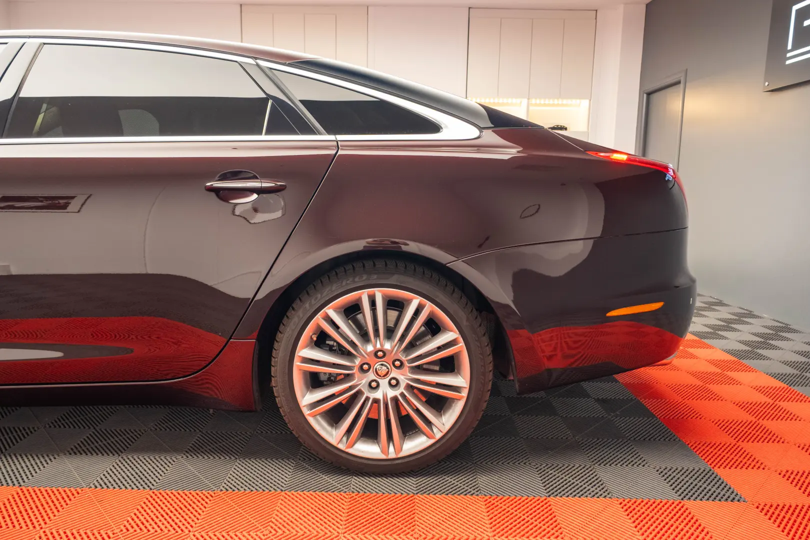 Jaguar XJ Long 5.0 - 510cp