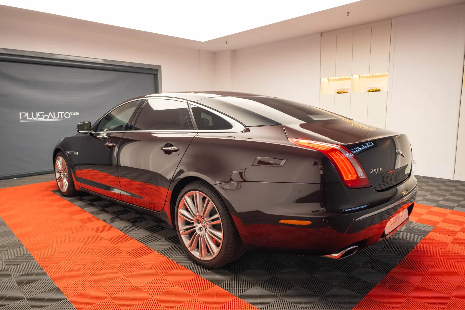 Jaguar XJ Long 5.0 - 510cp