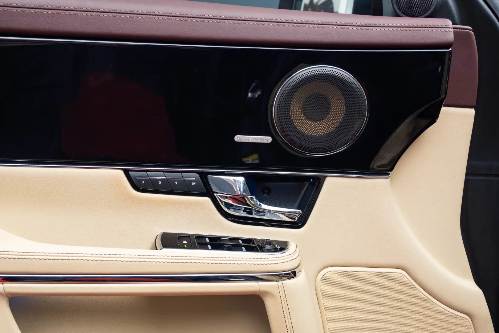 Jaguar XJ Long 5.0 - 510cp