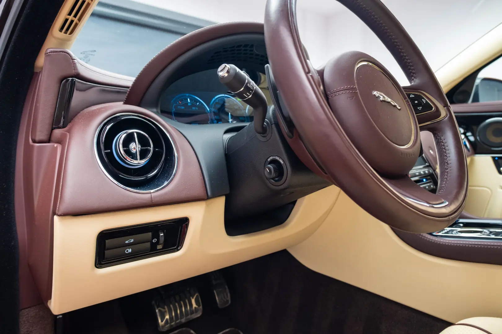 Jaguar XJ Long 5.0 - 510cp
