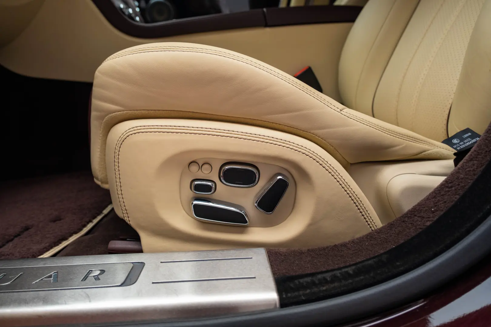 Jaguar XJ Long 5.0 - 510cp
