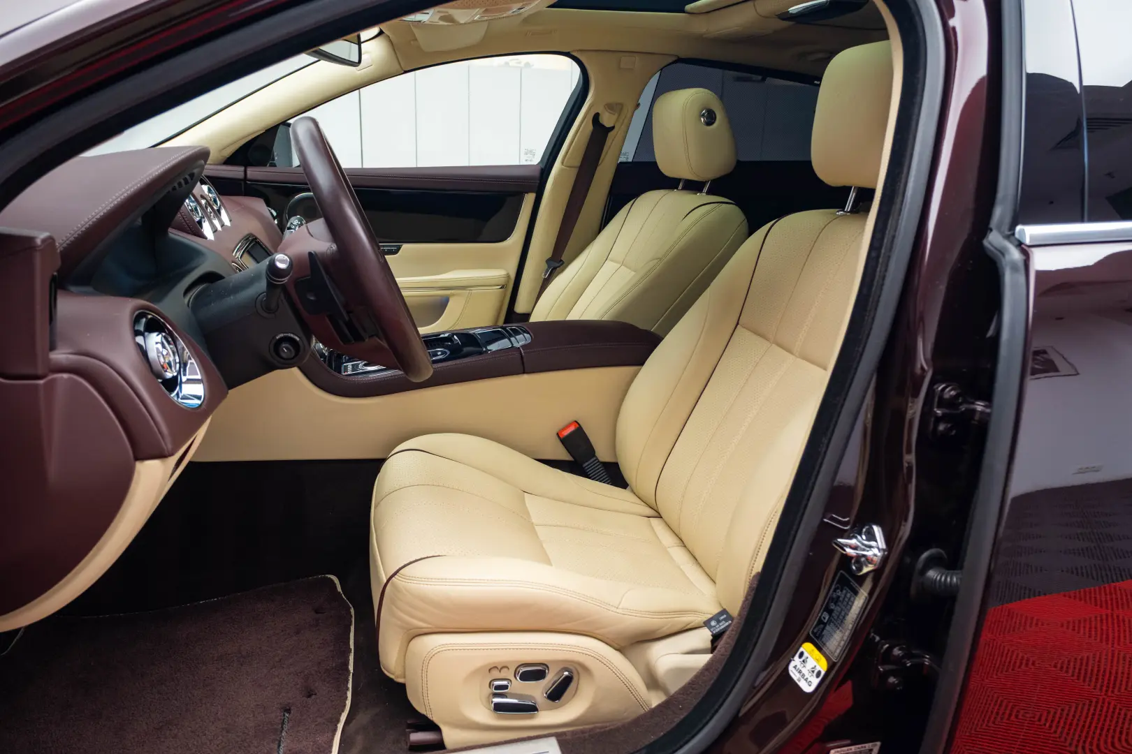 Jaguar XJ Long 5.0 - 510cp