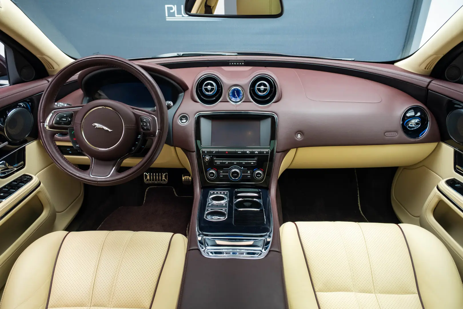 Jaguar XJ Long 5.0 - 510cp