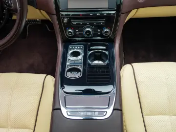 Jaguar XJ Long 5.0 - 510cp