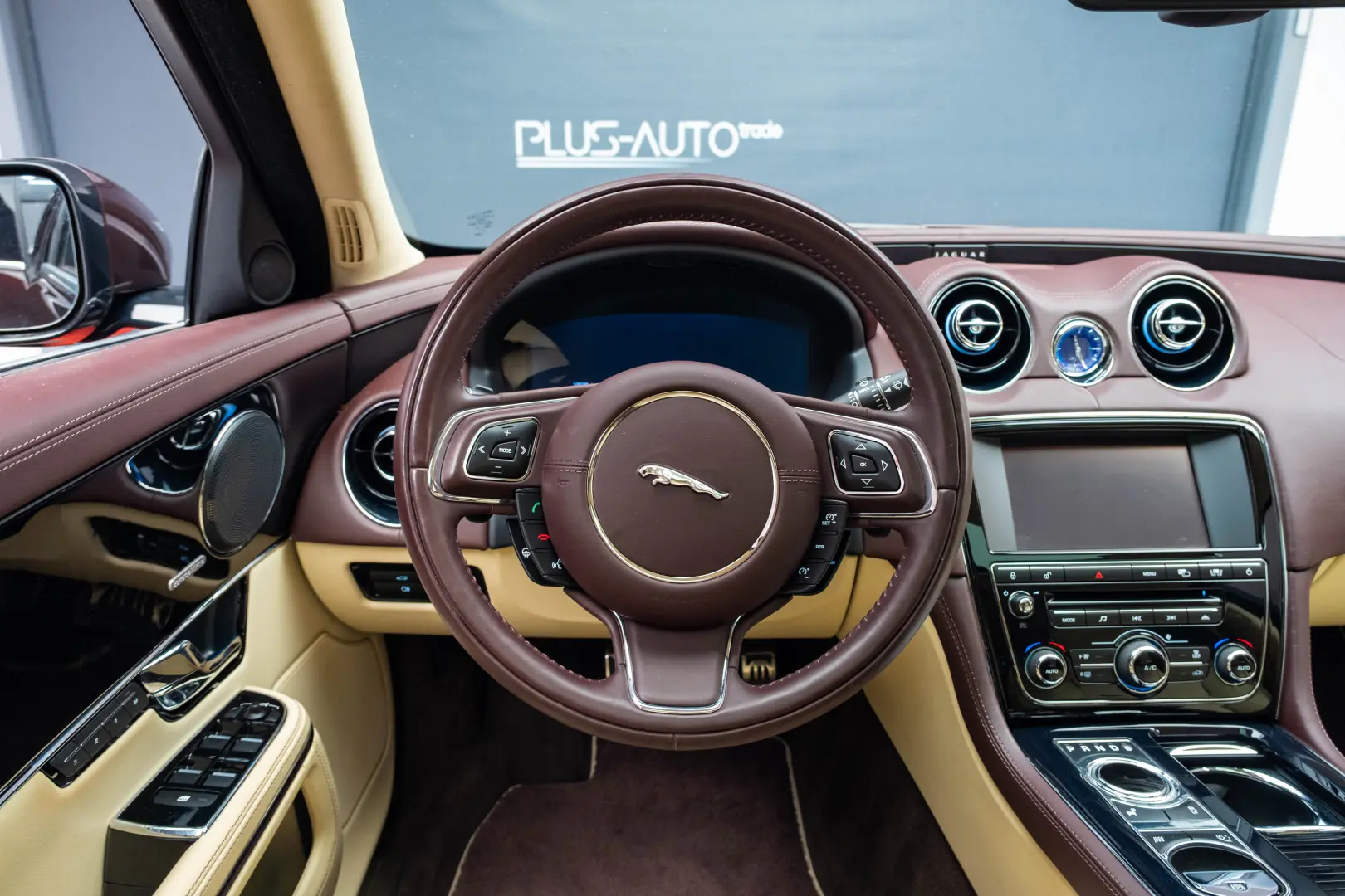 Jaguar XJ Long 5.0 - 510cp