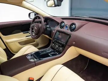 Jaguar XJ Long 5.0 - 510cp