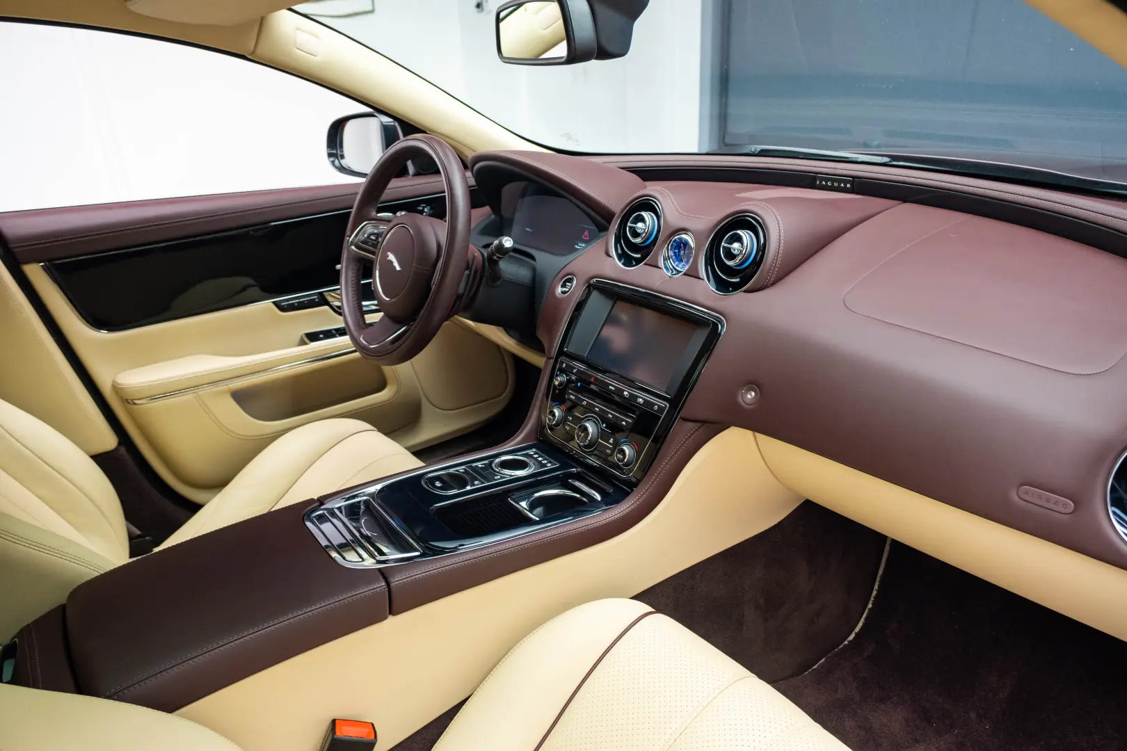 Jaguar XJ Long 5.0 - 510cp