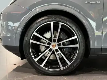 Porsche Cayenne E-Hybrid BOSE Panoramadach InnoDrive