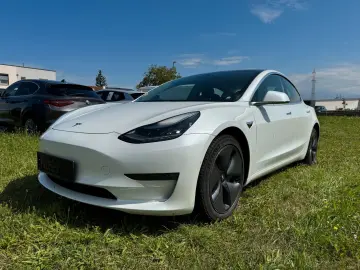 Model 3 Long Range AWD 75kWh Netto € 18.450.-