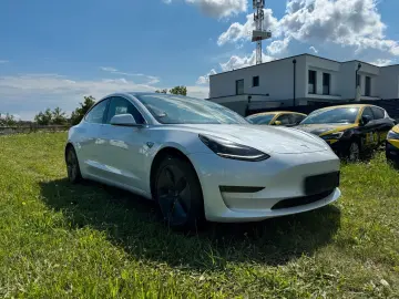 Model 3 Long Range AWD 75kWh Netto € 18.450.-
