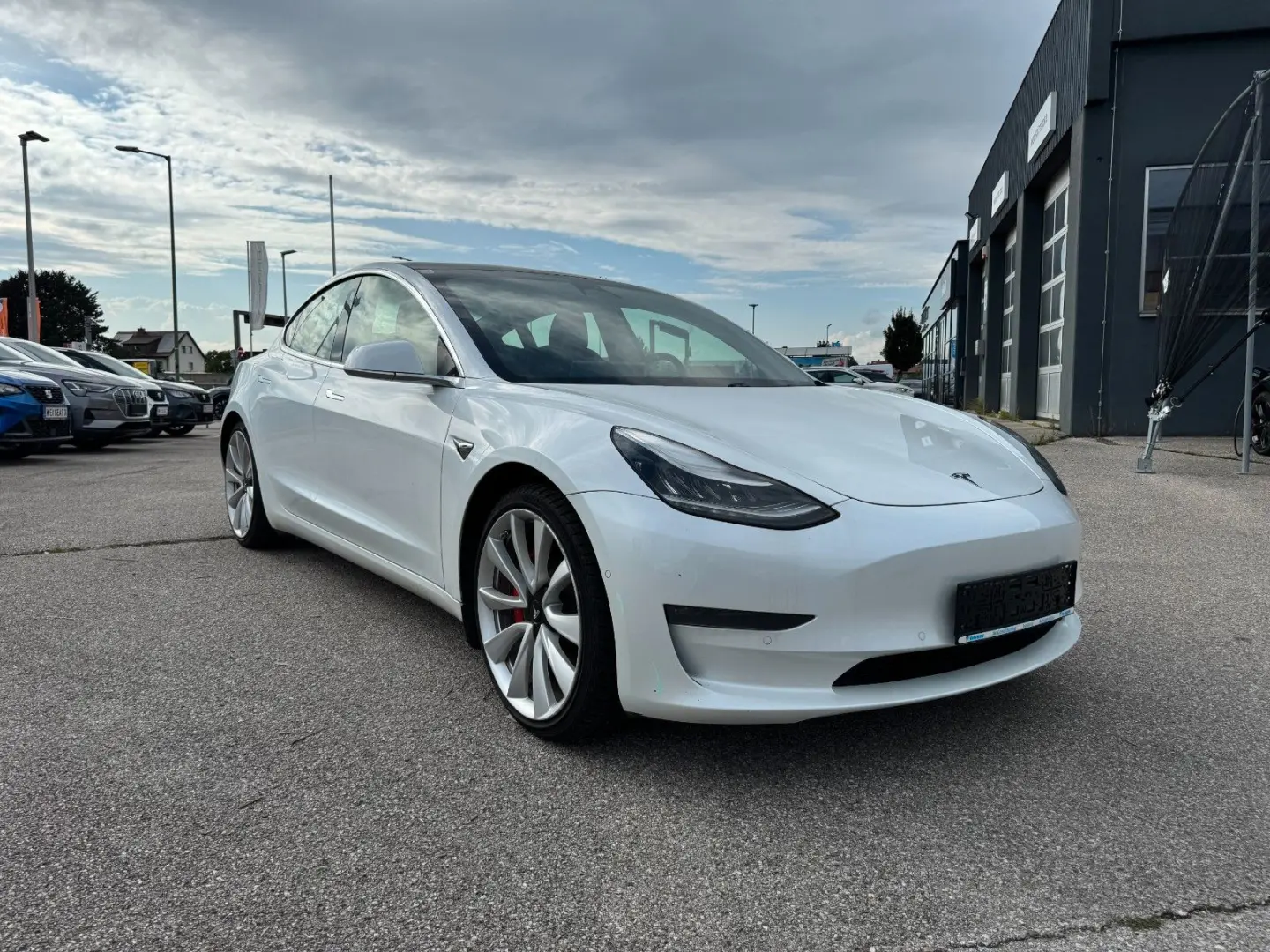 Model 3 Performance Dual AWD Netto € 18.900.-