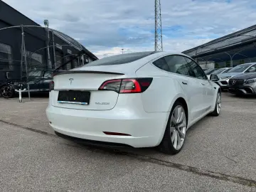 Model 3 Performance Dual AWD Netto € 18.900.-
