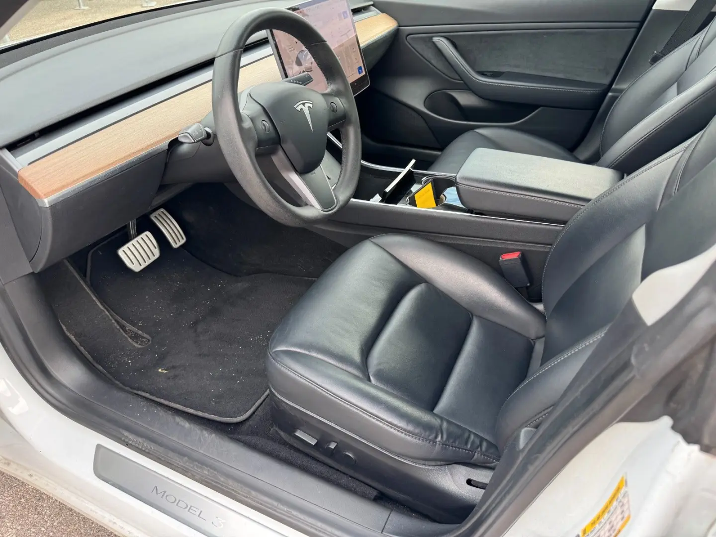 Model 3 Performance Dual AWD Netto € 18.900.-