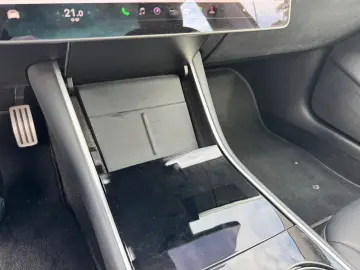 Model 3 Performance Dual AWD Netto € 18.900.-