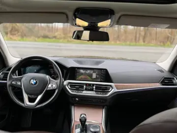 BMW Seria 3 320d xDrive Sedan – Luxury Line