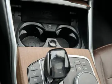 BMW Seria 3 320d xDrive Sedan – Luxury Line