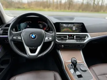 BMW Seria 3 320d xDrive Sedan – Luxury Line