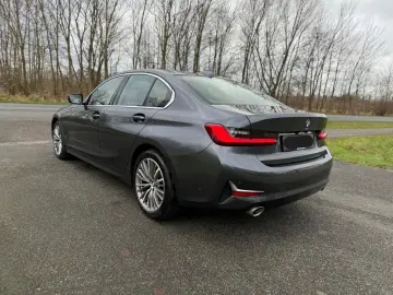 BMW Seria 3 320d xDrive Sedan – Luxury Line