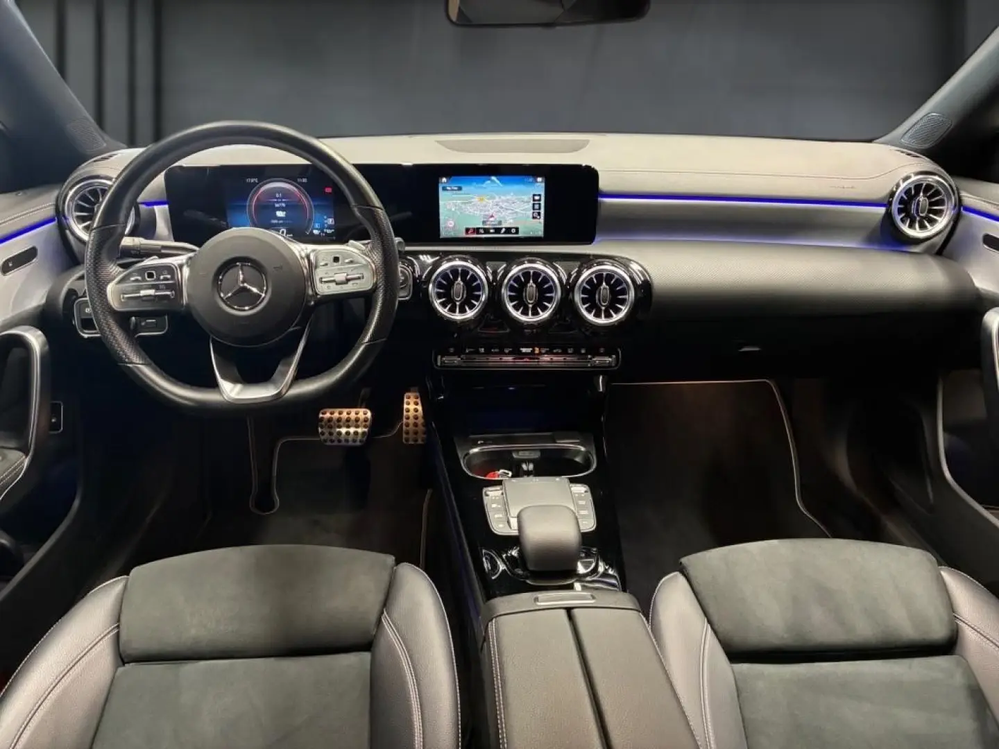 CLA 250 e Coupé AMG+AHK+Kamera+Ambiente+Navi+LED