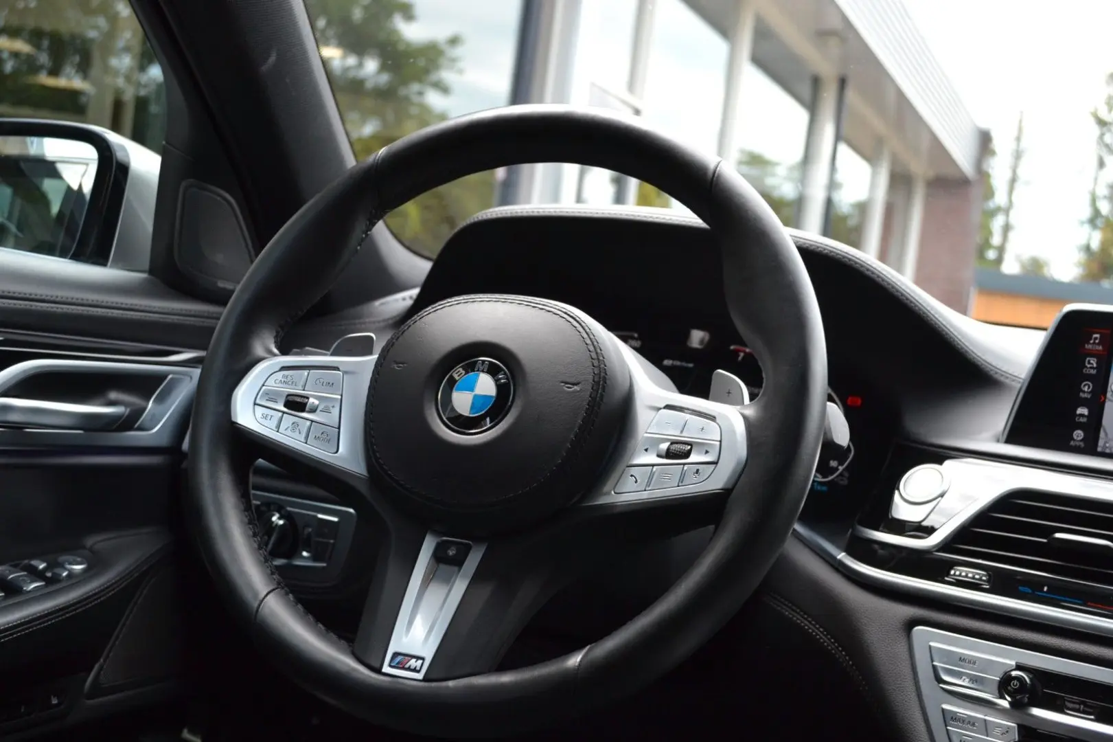 745e | M-Sport | Massage | Aktiv.Lenk | Pano