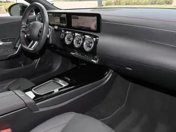 CLA 180 Coupé AMG TOTWINKEL+18 ZOLL+KAMERA+LED