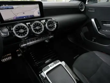 CLA 180 Coupé AMG TOTWINKEL+18 ZOLL+KAMERA+LED