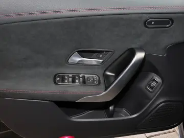 CLA 180 Coupé AMG TOTWINKEL+18 ZOLL+KAMERA+LED