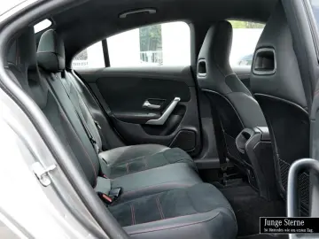 CLA 200 AMG SPUR+AMBIENTE+LED+SPIEGEL+PDC+TEMPOM