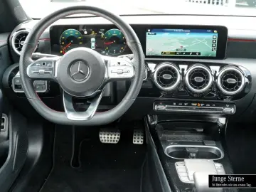 CLA 200 AMG SPUR+AMBIENTE+LED+SPIEGEL+PDC+TEMPOM